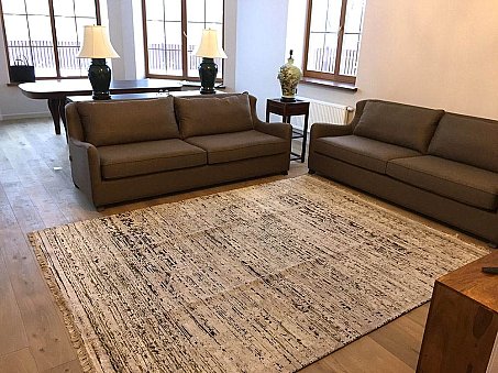 Современный дизайнерский ковер Стертая Классика