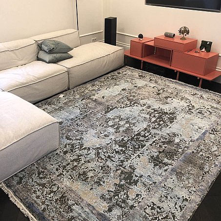 Урбанистический ковер ARNO в гостиной