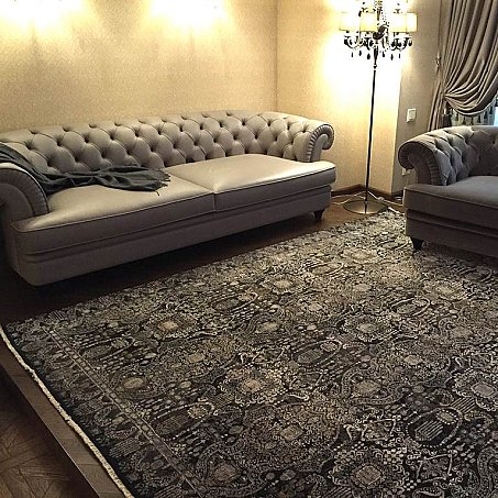 Индийский ковер в гостиной